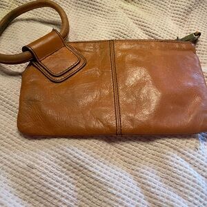 Hobo sable Women’s Leather Wristlet Clutch - burnt orange